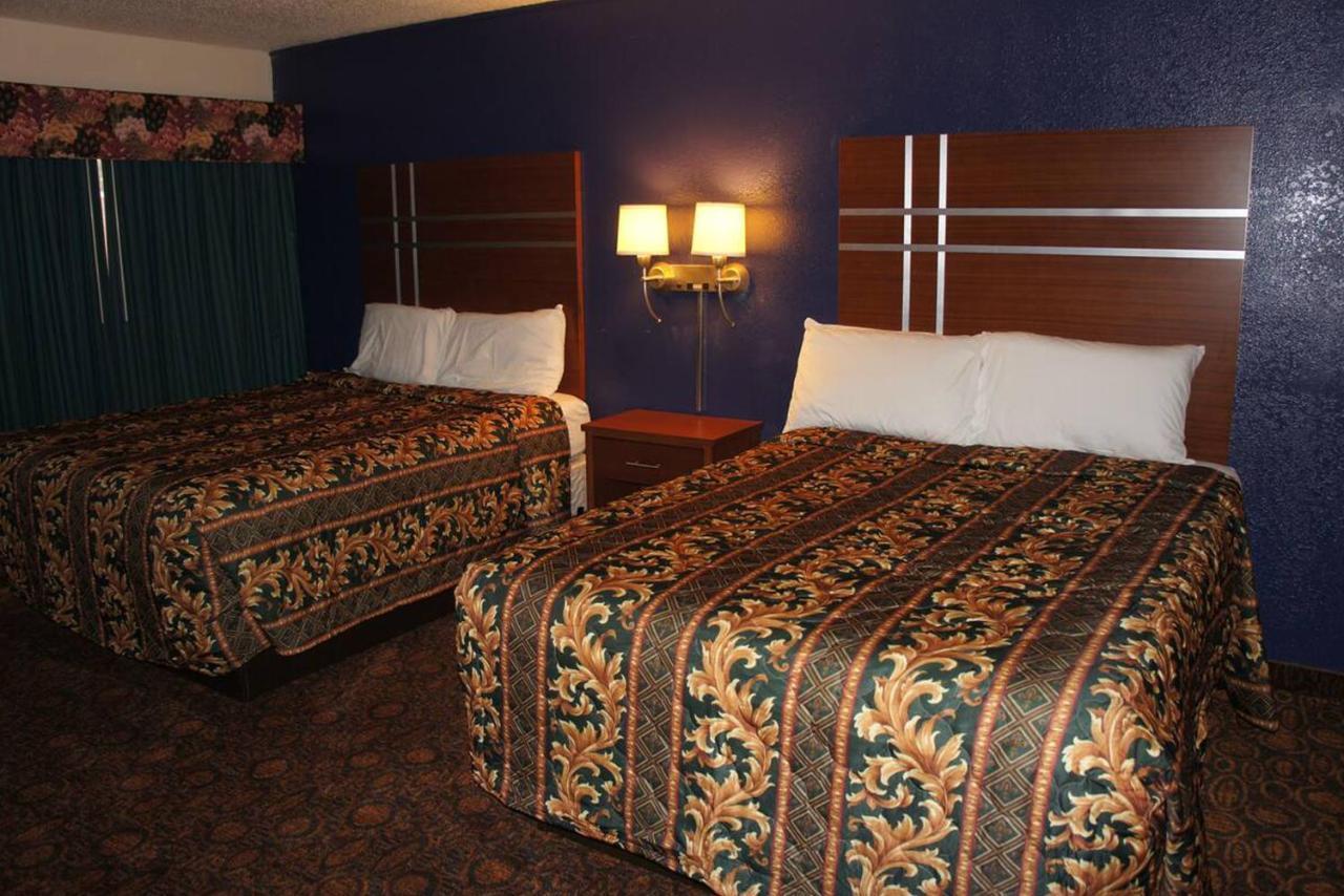 Econo Lodge Waite Park Bagian luar foto